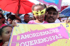 Daniel y Rosario se funden en abrazo solidario con las Madres en Oración y Cantata por la Paz
