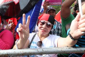 Daniel y Rosario se funden en abrazo solidario con las Madres en Oración y Cantata por la Paz
