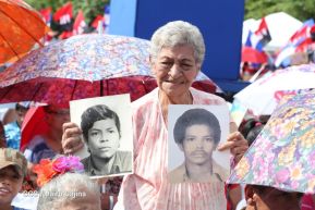 Daniel y Rosario se funden en abrazo solidario con las Madres en Oración y Cantata por la Paz