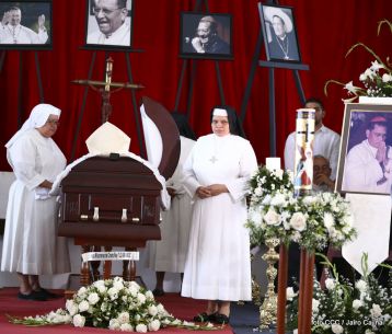 El Cardenal Miguel Obando, una luz en los caminos de Diálogo, Perdón, Reencuentro y Paz