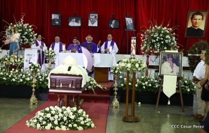 El Cardenal Miguel Obando, una luz en los caminos de Diálogo, Perdón, Reencuentro y Paz