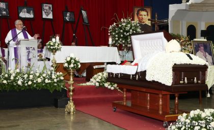 El Cardenal Miguel Obando, una luz en los caminos de Diálogo, Perdón, Reencuentro y Paz