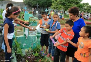 Nicaragua visita cementerios en Día de los Fieles Difuntos