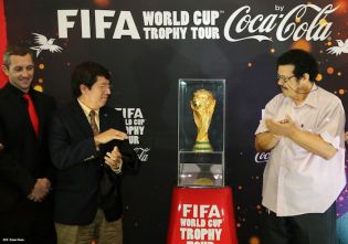 Trofeo de la Copa Mundial de la FIFA visita por primera vez Nicaragua