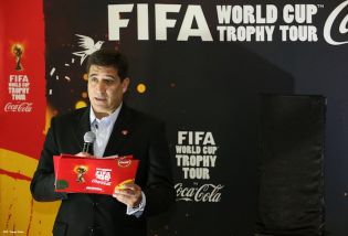 Trofeo de la Copa Mundial de la FIFA visita por primera vez Nicaragua