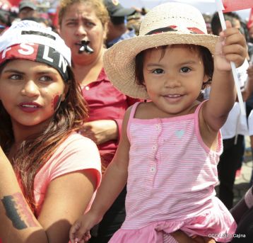 Familias reafirman compromiso por la paz y ratifican apoyo al Gobierno del Presidente Daniel y la Compañera Rosario