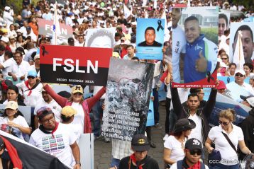 Estudiantes comprometidos por la Paz y la Justicia para las víctimas del terrorismo golpista