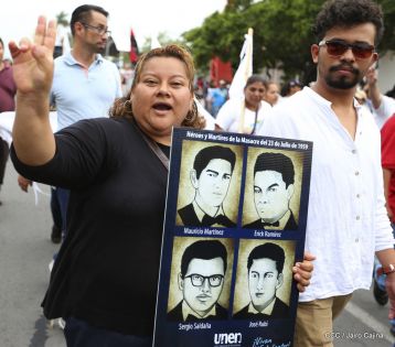 Estudiantes comprometidos por la Paz y la Justicia para las víctimas del terrorismo golpista