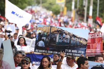 Estudiantes comprometidos por la Paz y la Justicia para las víctimas del terrorismo golpista