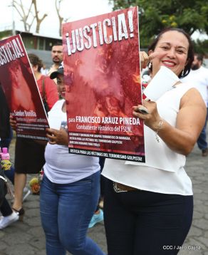 Estudiantes comprometidos por la Paz y la Justicia para las víctimas del terrorismo golpista