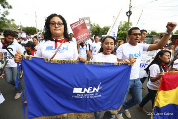 Estudiantes comprometidos por la Paz y la Justicia para las víctimas del terrorismo golpista