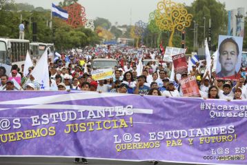 Estudiantes comprometidos por la Paz y la Justicia para las víctimas del terrorismo golpista