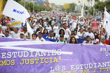 Estudiantes comprometidos por la Paz y la Justicia para las víctimas del terrorismo golpista