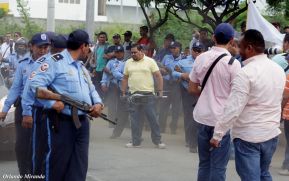 Estudiantes comprometidos por la Paz y la Justicia para las víctimas del terrorismo golpista