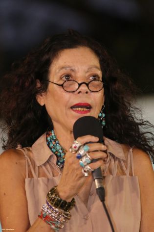 Daniel y Rosario rinden homenaje al Comandante Carlos Fonseca en el 37 Aniversario de su Tránsito a la Inmortalidad