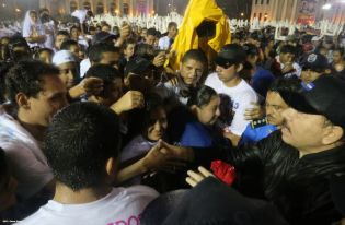 Daniel y Rosario rinden homenaje al Comandante Carlos Fonseca en el 37 Aniversario de su Tránsito a la Inmortalidad