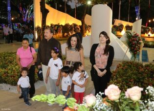 Daniel y Rosario rinden homenaje al Comandante Carlos Fonseca en el 37 Aniversario de su Tránsito a la Inmortalidad