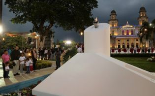 Daniel y Rosario rinden homenaje al Comandante Carlos Fonseca en el 37 Aniversario de su Tránsito a la Inmortalidad