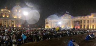 Daniel y Rosario rinden homenaje al Comandante Carlos Fonseca en el 37 Aniversario de su Tránsito a la Inmortalidad
