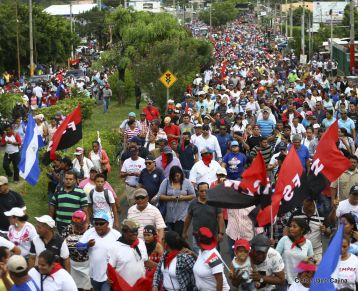 Nicaragüenses reclaman paz y justicia en las calles 