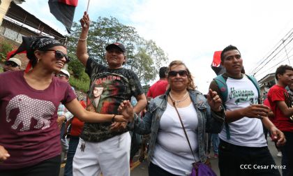 Nicaragüenses reclaman paz y justicia en las calles 