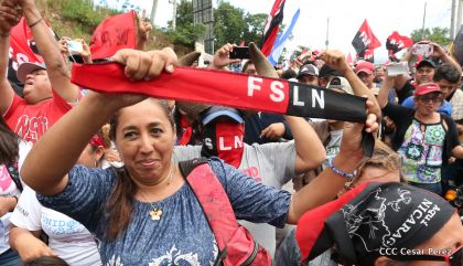 Nicaragüenses reclaman paz y justicia en las calles 