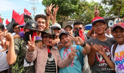 Nicaragüenses reclaman paz y justicia en las calles 