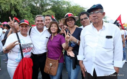 Nicaragüenses reclaman paz y justicia en las calles 