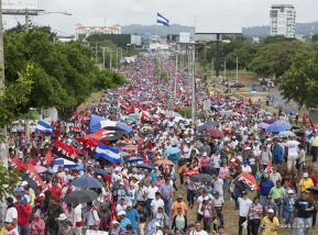 Mar de pueblo reclama justicia y reparación para las víctimas y castigo para los terroristas golpistas