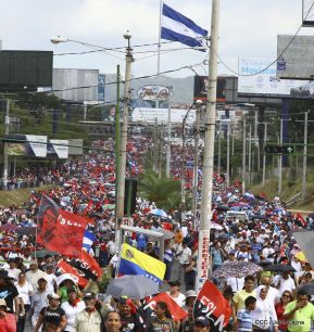 Mar de pueblo reclama justicia y reparación para las víctimas y castigo para los terroristas golpistas