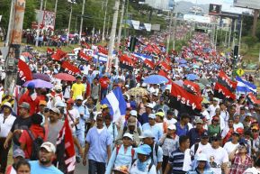 Mar de pueblo reclama justicia y reparación para las víctimas y castigo para los terroristas golpistas