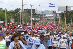 Mar de pueblo reclama justicia y reparación para las víctimas y castigo para los terroristas golpistas