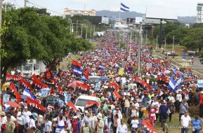 Mar de pueblo reclama justicia y reparación para las víctimas y castigo para los terroristas golpistas