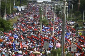 Miles piden Justicia para las víctimas del terrorismo golpista y conmemoran el 38 Aniversario de la Alfabetización