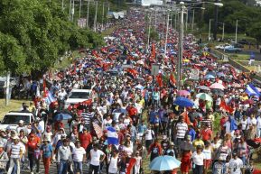 Miles piden Justicia para las víctimas del terrorismo golpista y conmemoran el 38 Aniversario de la Alfabetización