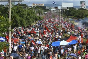 Miles piden Justicia para las víctimas del terrorismo golpista y conmemoran el 38 Aniversario de la Alfabetización