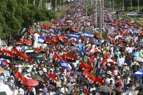 Miles piden Justicia para las víctimas del terrorismo golpista y conmemoran el 38 Aniversario de la Alfabetización