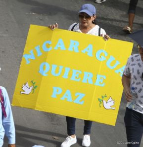 Miles piden Justicia para las víctimas del terrorismo golpista y conmemoran el 38 Aniversario de la Alfabetización