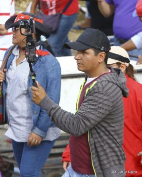 Miles piden Justicia para las víctimas del terrorismo golpista y conmemoran el 38 Aniversario de la Alfabetización