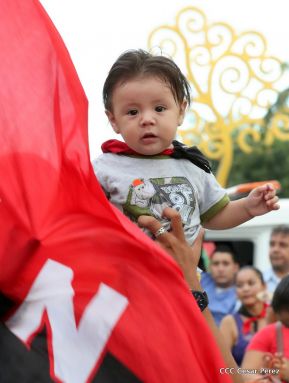 Miles piden Justicia para las víctimas del terrorismo golpista y conmemoran el 38 Aniversario de la Alfabetización