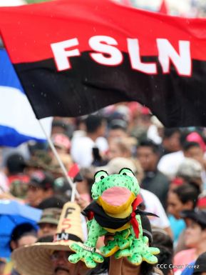 Miles piden Justicia para las víctimas del terrorismo golpista y conmemoran el 38 Aniversario de la Alfabetización