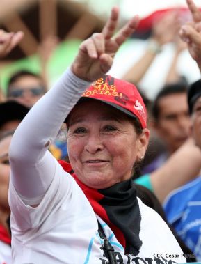 Miles piden Justicia para las víctimas del terrorismo golpista y conmemoran el 38 Aniversario de la Alfabetización