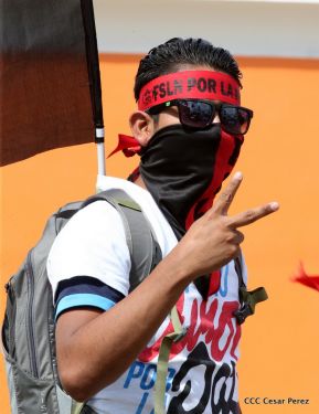 Miles piden Justicia para las víctimas del terrorismo golpista y conmemoran el 38 Aniversario de la Alfabetización