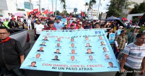 Miles piden Justicia para las víctimas del terrorismo golpista y conmemoran el 38 Aniversario de la Alfabetización