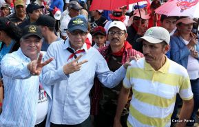 Miles piden Justicia para las víctimas del terrorismo golpista y conmemoran el 38 Aniversario de la Alfabetización