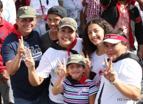 Miles piden Justicia para las víctimas del terrorismo golpista y conmemoran el 38 Aniversario de la Alfabetización