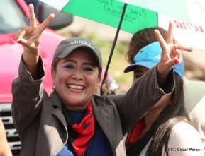 Miles piden Justicia para las víctimas del terrorismo golpista y conmemoran el 38 Aniversario de la Alfabetización