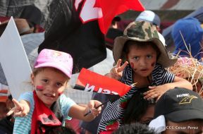 Miles piden Justicia para las víctimas del terrorismo golpista y conmemoran el 38 Aniversario de la Alfabetización