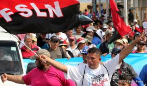 Miles piden Justicia para las víctimas del terrorismo golpista y conmemoran el 38 Aniversario de la Alfabetización