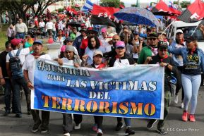 Miles piden Justicia para las víctimas del terrorismo golpista y conmemoran el 38 Aniversario de la Alfabetización